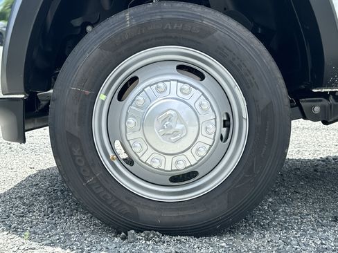 New 2026 RAM 5500 Tradesman AWD/4WD image 10