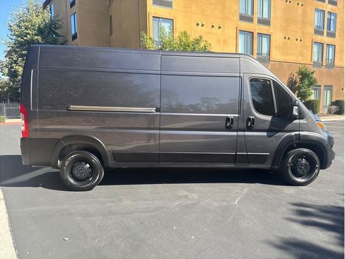 Used 2023 RAM ProMaster 2500 w/ Driver Convenience Group FWD image 6