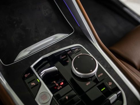 Used 2025 BMW X6 xDrive40i w/ Climate Comfort Package image 37