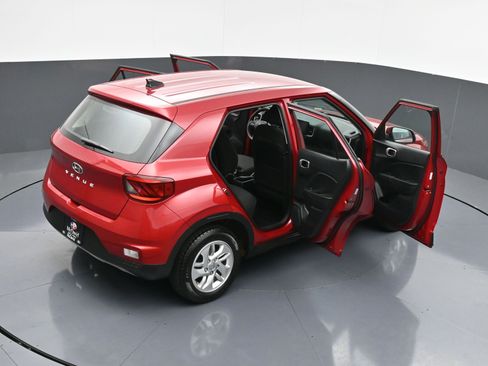 Used 2021 Hyundai Venue SE image 41