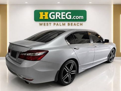 Used 2017 Honda Accord Sport Special Edition image 6