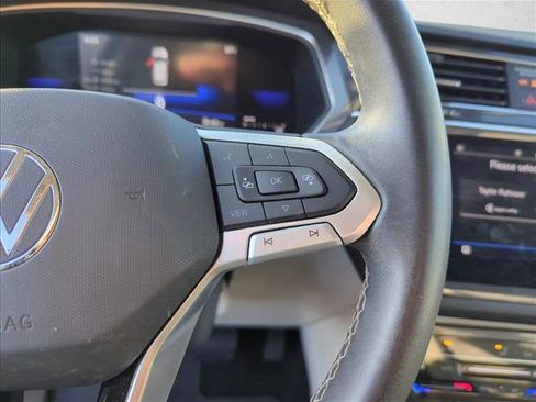 Used 2023 Volkswagen Tiguan SE w/ Panoramic Sunroof Package image 15