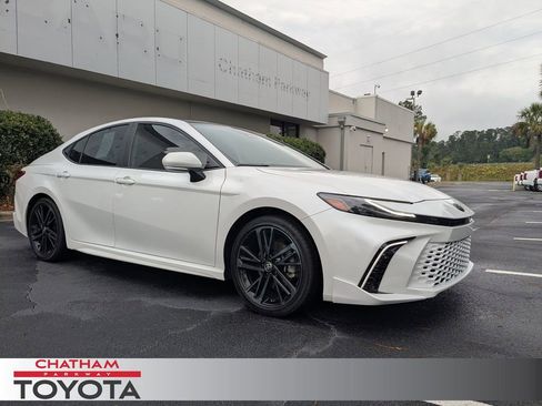 Certified 2025 Toyota Camry XSE FWD image 1