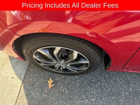Used 2015 Toyota Corolla LE FWD image 4