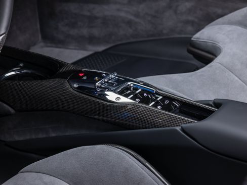 Used 2024 Ferrari 296 GTS RWD image 40