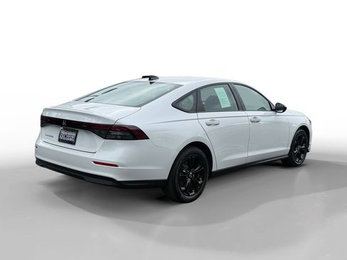 Certified 2025 Honda Accord SE image 5