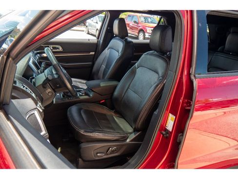 Used 2018 Ford Explorer Limited w/ Equipment Group 301A AWD/4WD image 12