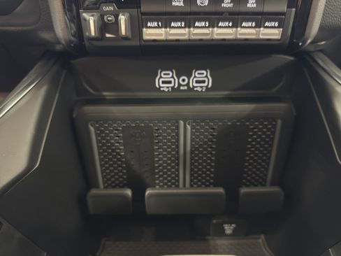 New 2025 RAM 2500 Laramie w/ Sport Appearance Package AWD/4WD image 38