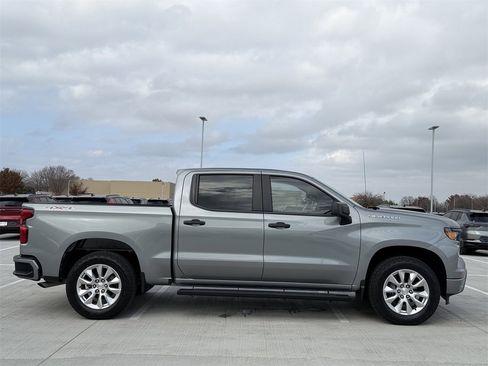 Certified 2023 Chevrolet Silverado 1500 Custom image 3