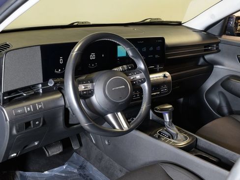 Used 2025 Hyundai Kona SEL AWD/4WD image 11