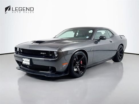 Used 2017 Dodge Challenger SRT Hellcat RWD image 1