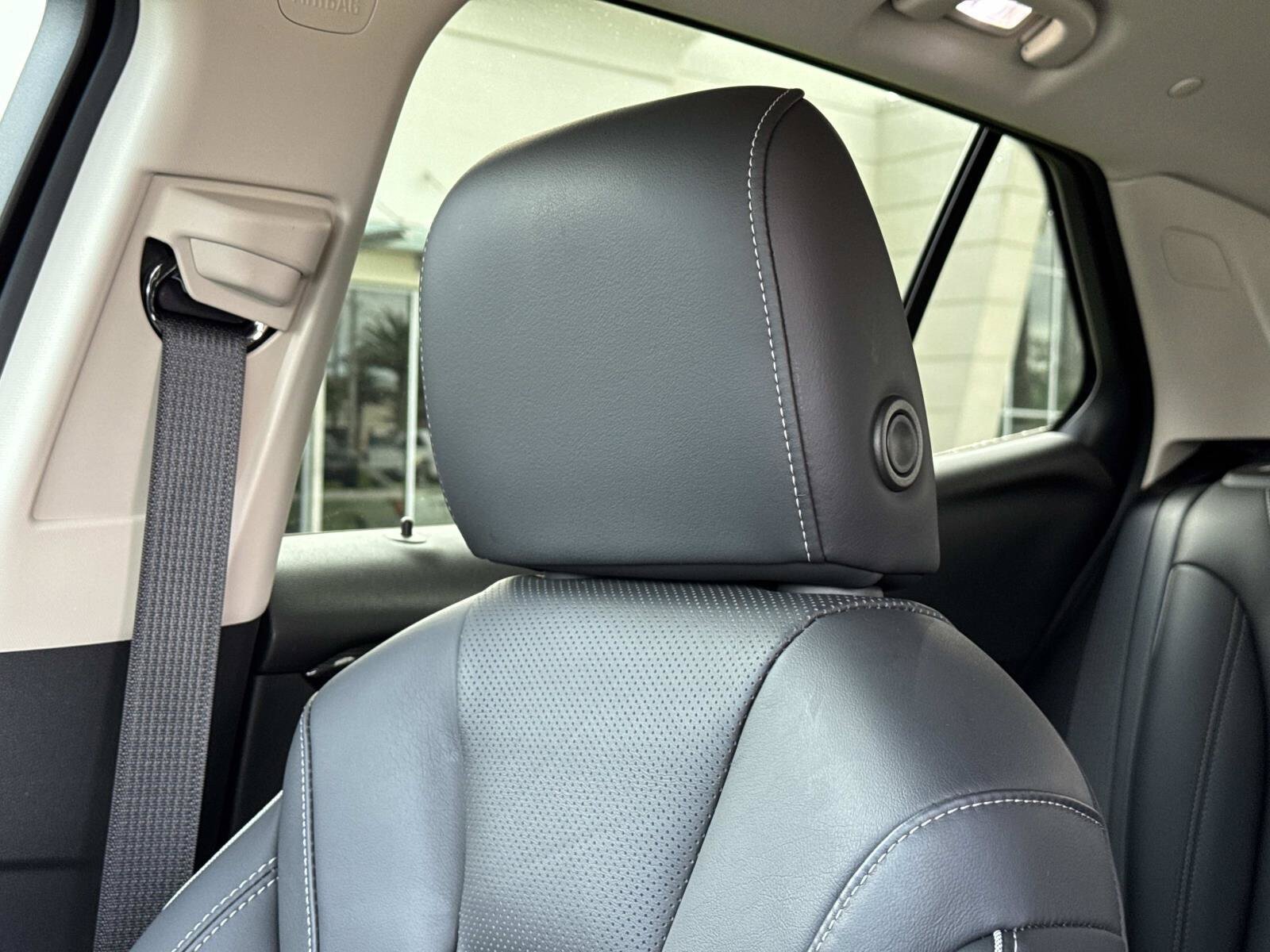 Used 2022 Buick Envision Essence w/ Technology Package I FWD image 23