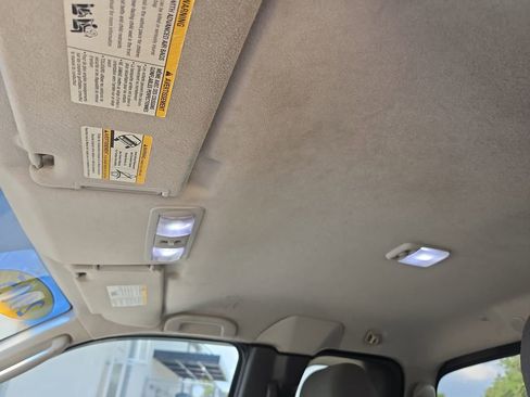 Used 2005 Nissan Frontier SE w/ (P01) Power Pkg RWD image 12