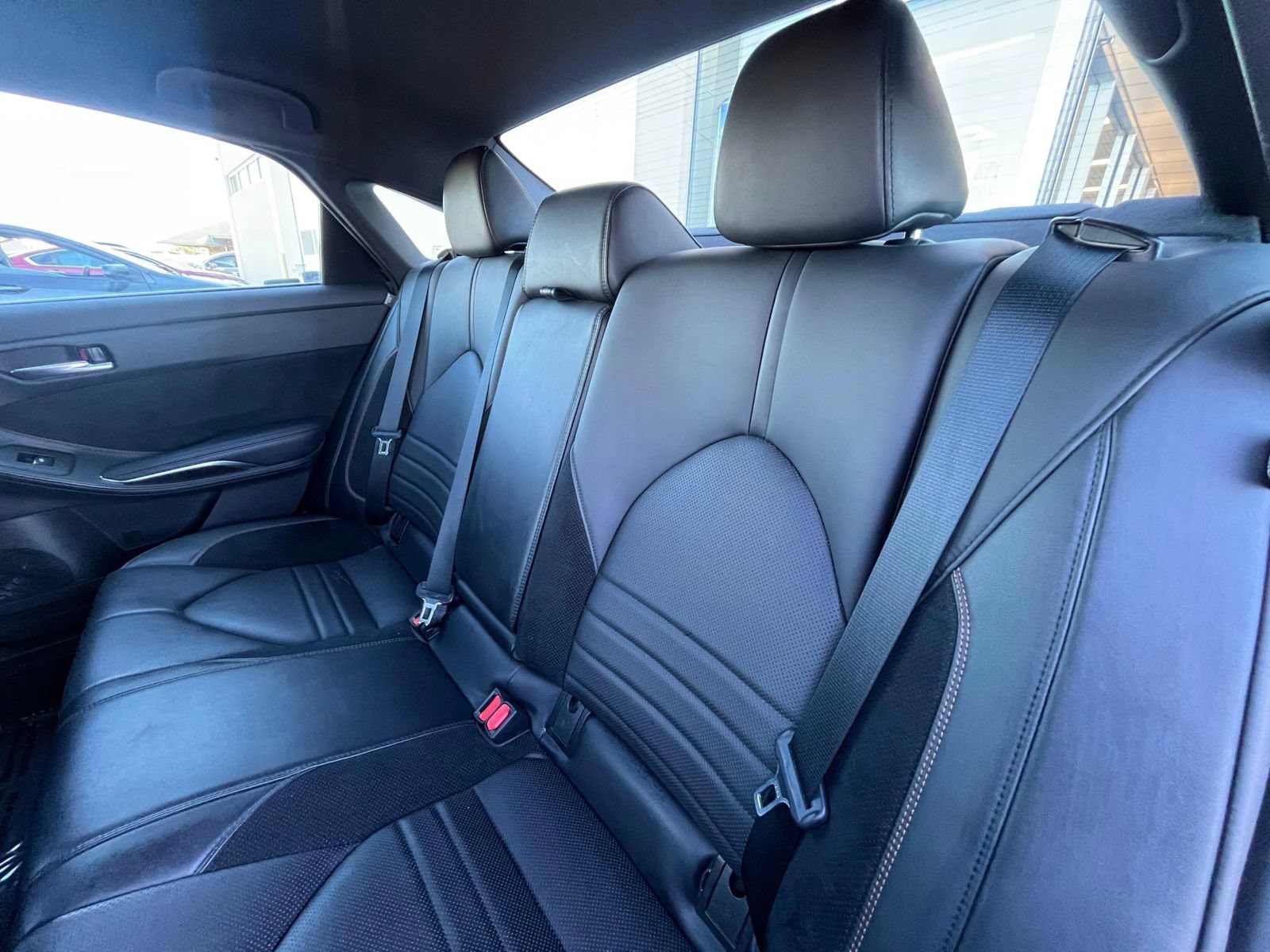 Used 2019 Toyota Avalon XSE FWD image 33