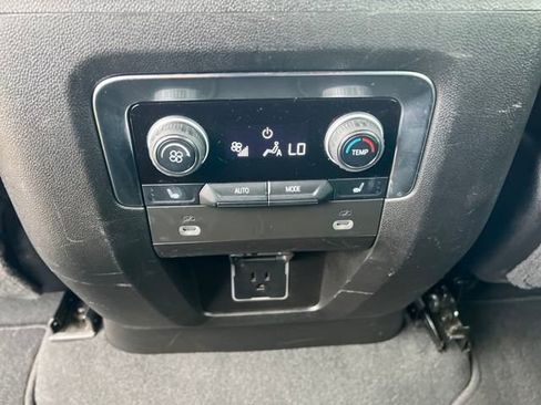 Certified 2023 Chevrolet Suburban Premier image 24