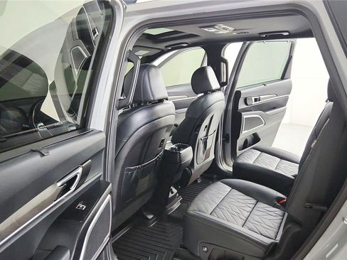 Used 2023 Kia Telluride EX X-Line AWD/4WD image 17