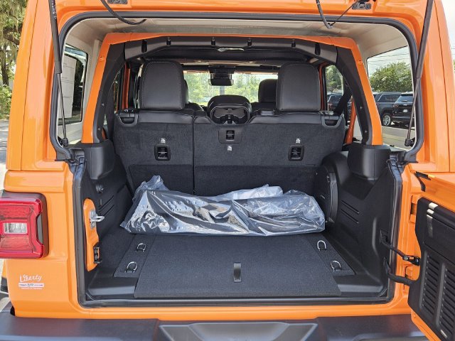 New 2025 Jeep Wrangler Unlimited Sahara AWD/4WD image 7