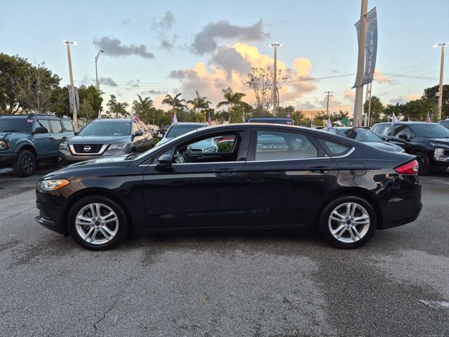 Used 2018 Ford Fusion SE w/ Fusion SE Technology Package FWD image 8
