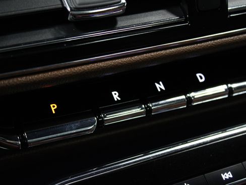 Used 2024 Lincoln Navigator Reserve image 24