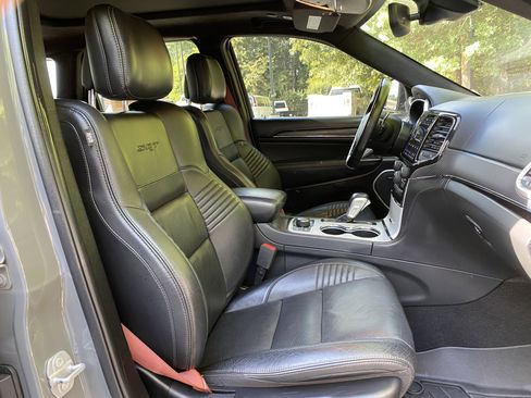 Used 2021 Jeep Grand Cherokee SRT AWD/4WD image 35
