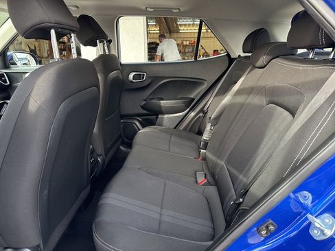 Used 2025 Hyundai Venue SEL image 27