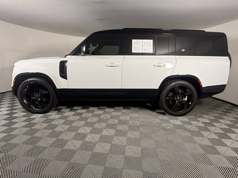 Used 2024 Land Rover Defender 130 X-Dynamic SE image 3