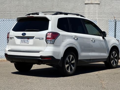 Used 2017 Subaru Forester 2.5i Premium w/ Rugged Package #1 AWD/4WD image 3