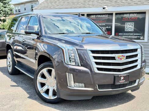 Used 2017 Cadillac Escalade Luxury AWD/4WD image 18