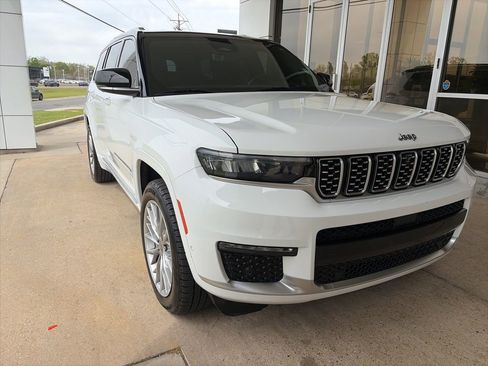 Used 2022 Jeep Grand Cherokee L Summit w/ Advanced Protech Group IV AWD/4WD image 4