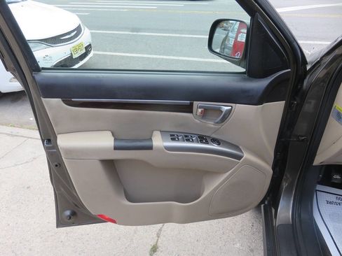 Used 2012 Hyundai Santa Fe GLS FWD image 31