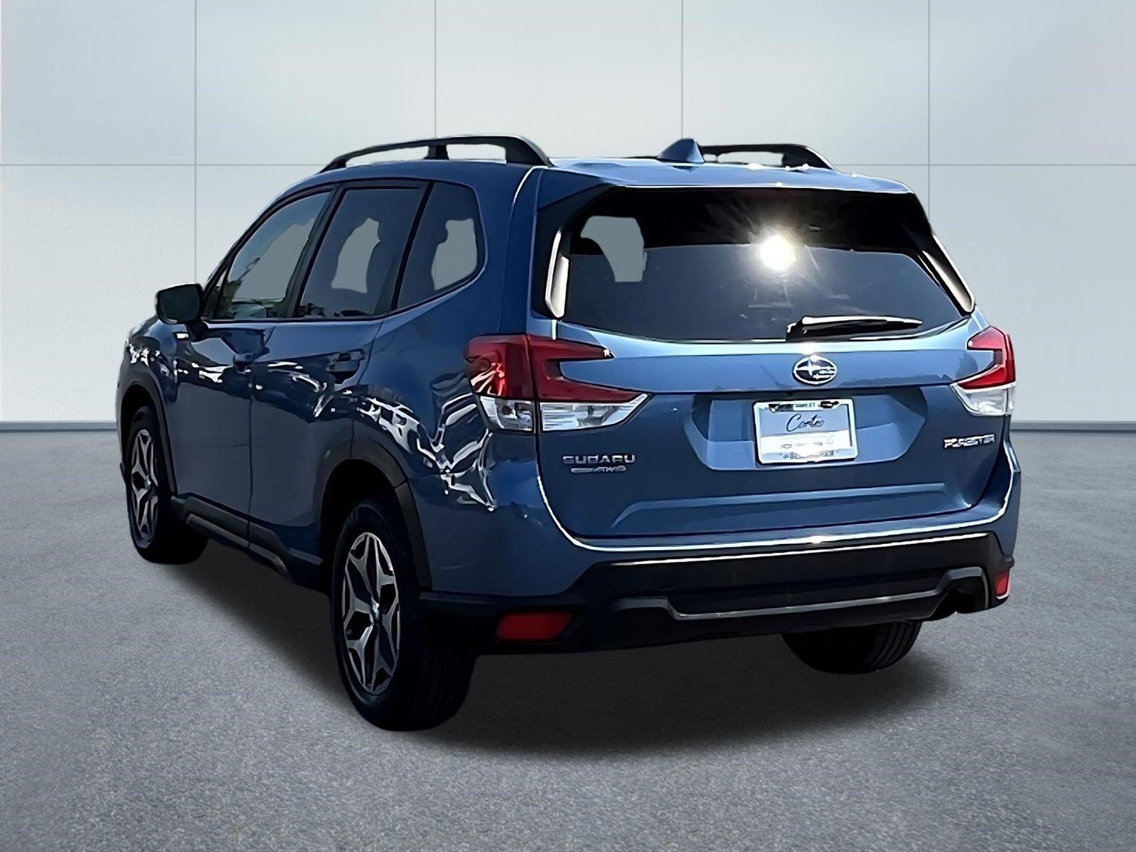 Used 2019 Subaru Forester Premium w/ All-Weather Package AWD/4WD image 4
