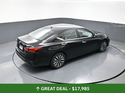Used 2024 Nissan Altima 2.5 SV image 40