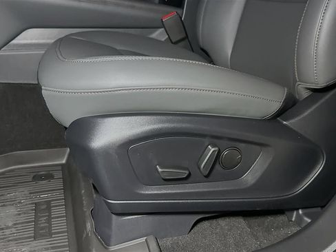 New 2026 Ford Explorer Active w/ Active Comfort Package AWD/4WD image 15