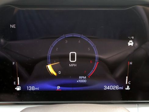 Used 2025 Chevrolet Trax LT FWD image 21