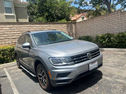 Used 2021 Volkswagen Tiguan SE FWD image 3