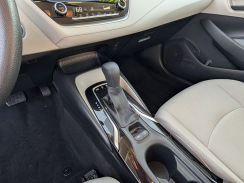 Used 2022 Toyota Corolla LE image 22