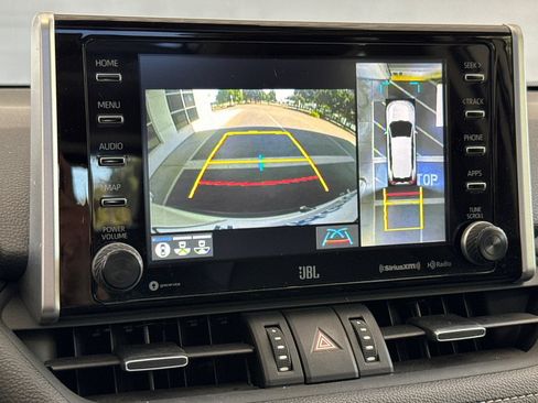Used 2020 Toyota RAV4 Limited FWD image 27