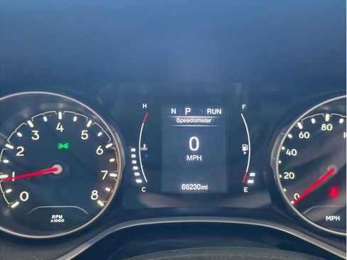 Used 2020 Jeep Compass Latitude FWD image 25