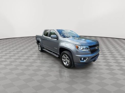 Used 2019 Chevrolet Colorado Z71 AWD/4WD image 2