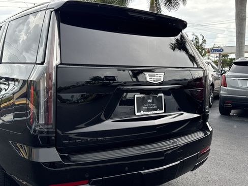 Certified 2026 Cadillac Escalade Platinum Sport w/ LPO, ONYX Package AWD/4WD image 10