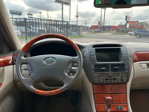 Used 2002 Lexus LS 430 RWD image 19