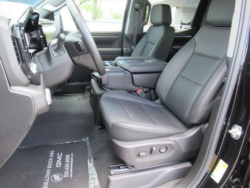 Used 2026 GMC Sierra 1500 SLT AWD/4WD image 17