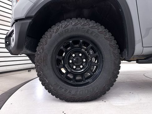 Used 2024 GMC Sierra 1500 AT4X w/ AT4X AEV Edition AWD/4WD image 19