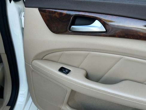 Used 2014 Mercedes-Benz CLS 550 image 26