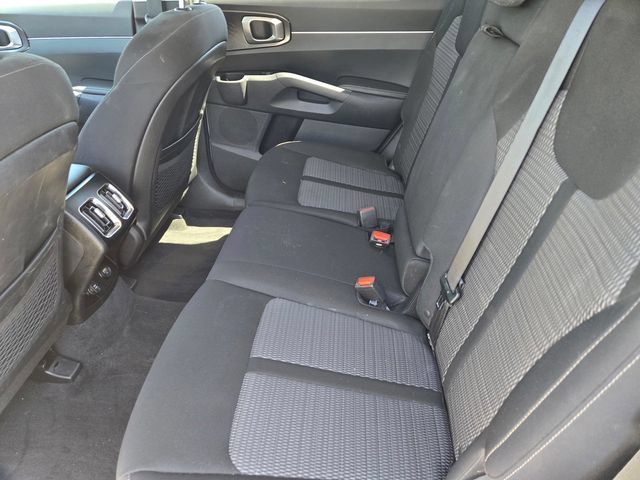 Used 2023 Kia Sorento LX FWD image 12