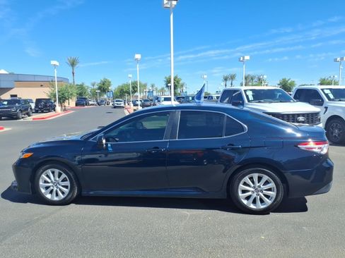 Used 2019 Toyota Camry LE FWD image 7