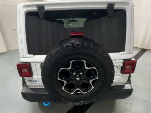 Used 2022 Jeep Wrangler Unlimited Rubicon 4xe w/ Cold Weather Group AWD/4WD image 7