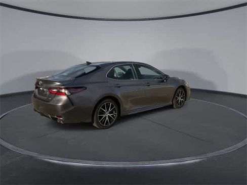 Used 2023 Toyota Camry SE image 8