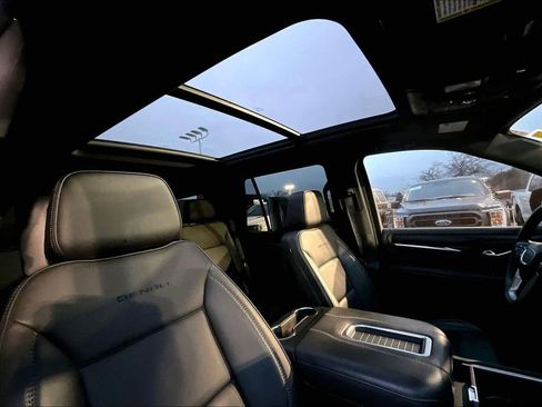 Used 2023 GMC Yukon Denali image 21
