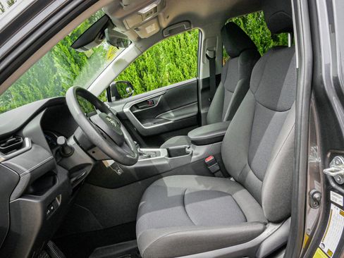 Used 2024 Toyota RAV4 LE image 16